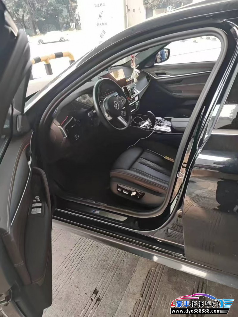 24年宝马5系轿车抵押车出售