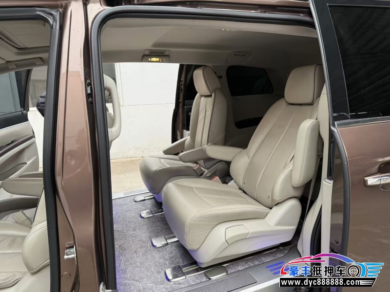 20年别克GL8轿车抵押车出售