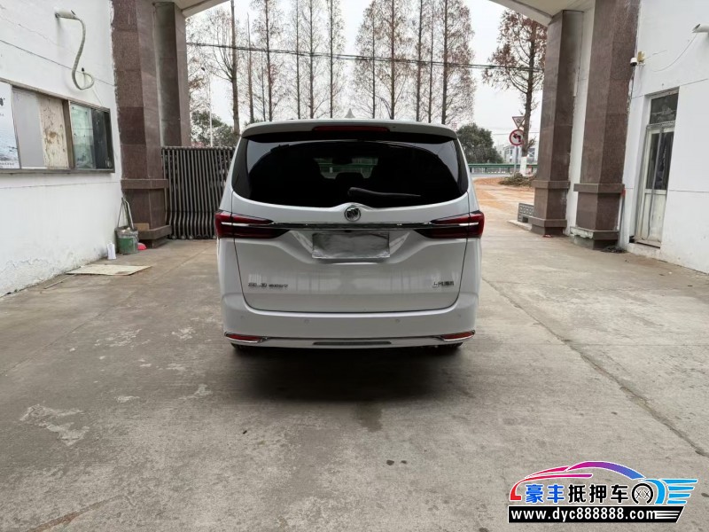 20年别克GL8轿车抵押车出售