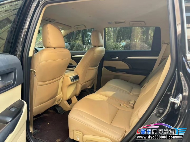 21年丰田汉兰达轿车抵押车出售