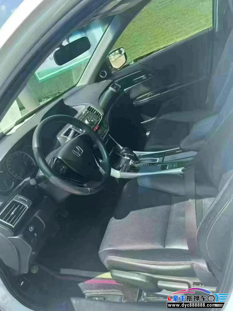 17年本田雅阁轿车抵押车出售