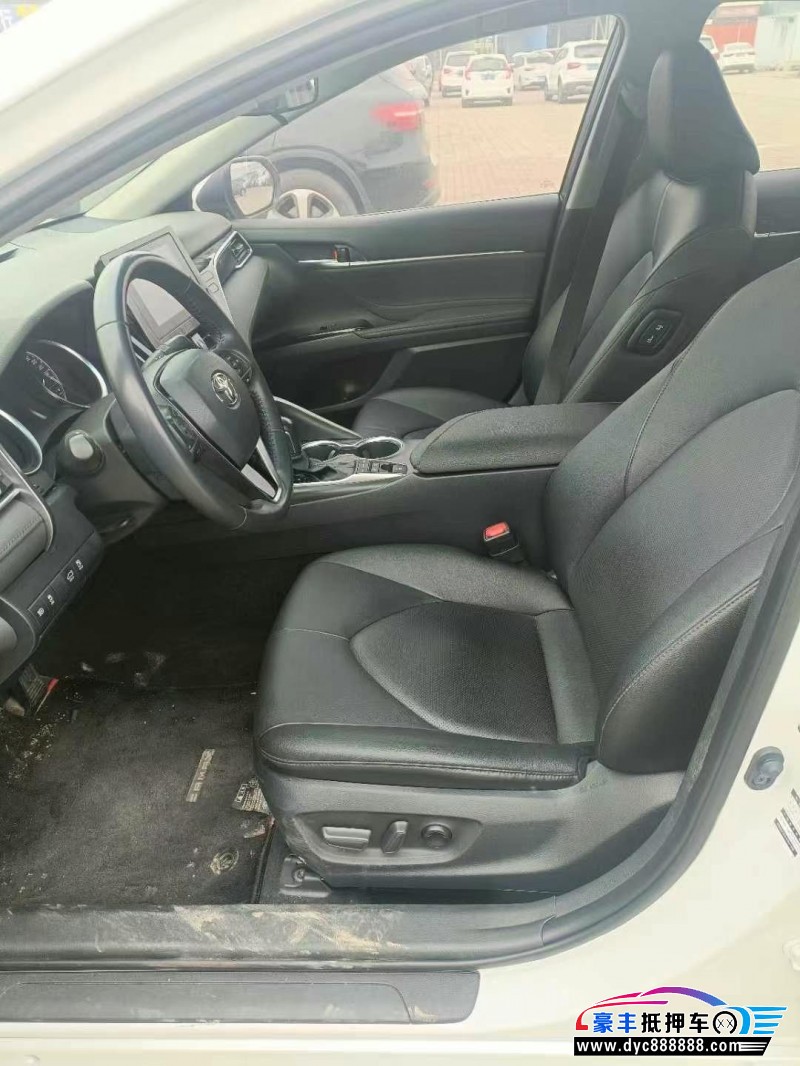 22年丰田凯美瑞轿车抵押车出售