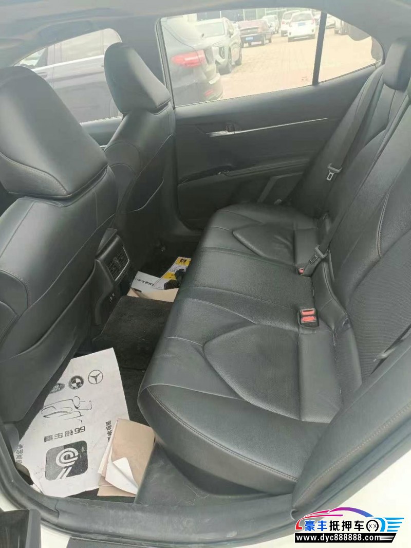 22年丰田凯美瑞轿车抵押车出售