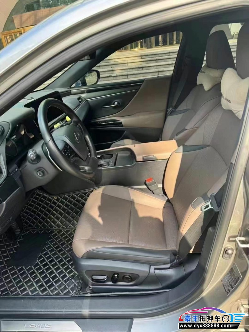 22年雷克萨斯ES轿车抵押车出售