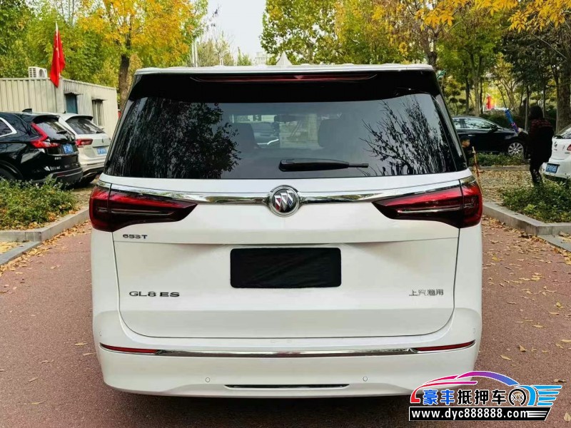22年别克GL8轿车抵押车出售