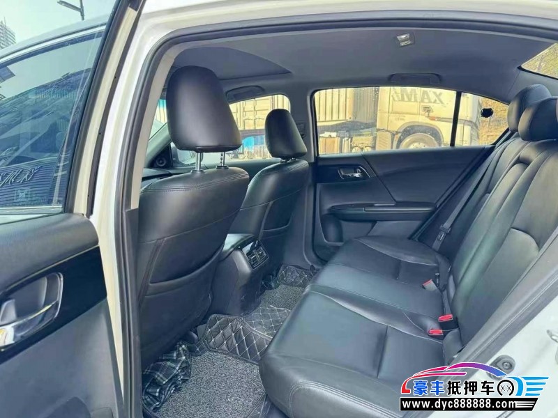 16年本田雅阁轿车抵押车出售