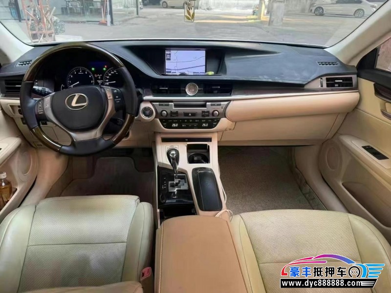 13年雷克萨斯ES轿车抵押车出售