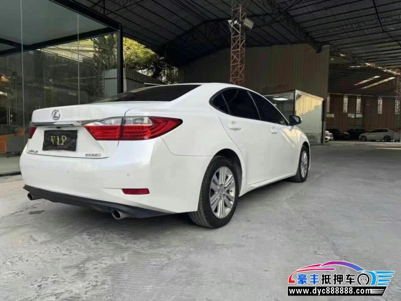13年雷克萨斯ES轿车抵押车出售