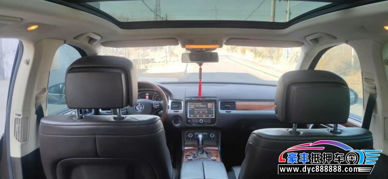 15年大众途锐轿车抵押车出售