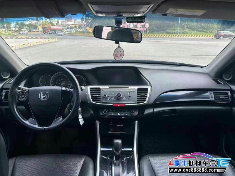 17年本田雅阁轿车抵押车出售