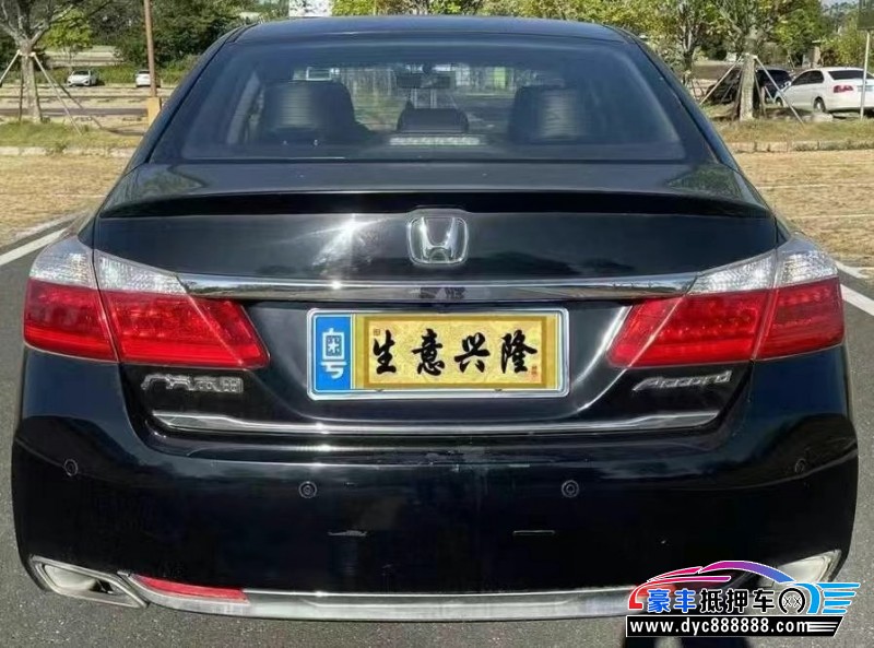 15年本田雅阁轿车抵押车出售