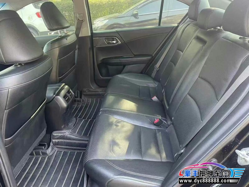 17年本田雅阁轿车抵押车出售