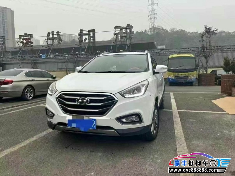 16年现代ix35轿车抵押车出售