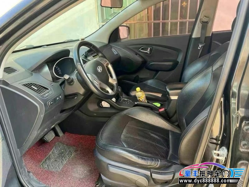 16年现代ix35轿车抵押车出售