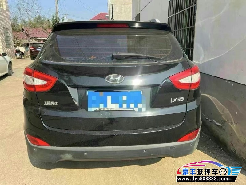 16年现代ix35轿车抵押车出售