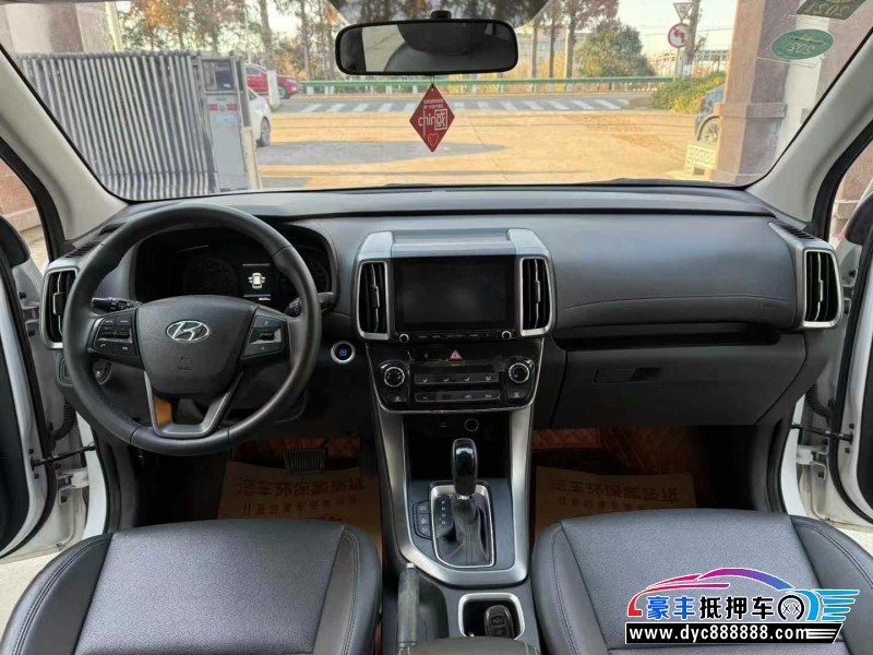 19年现代ix35轿车抵押车出售