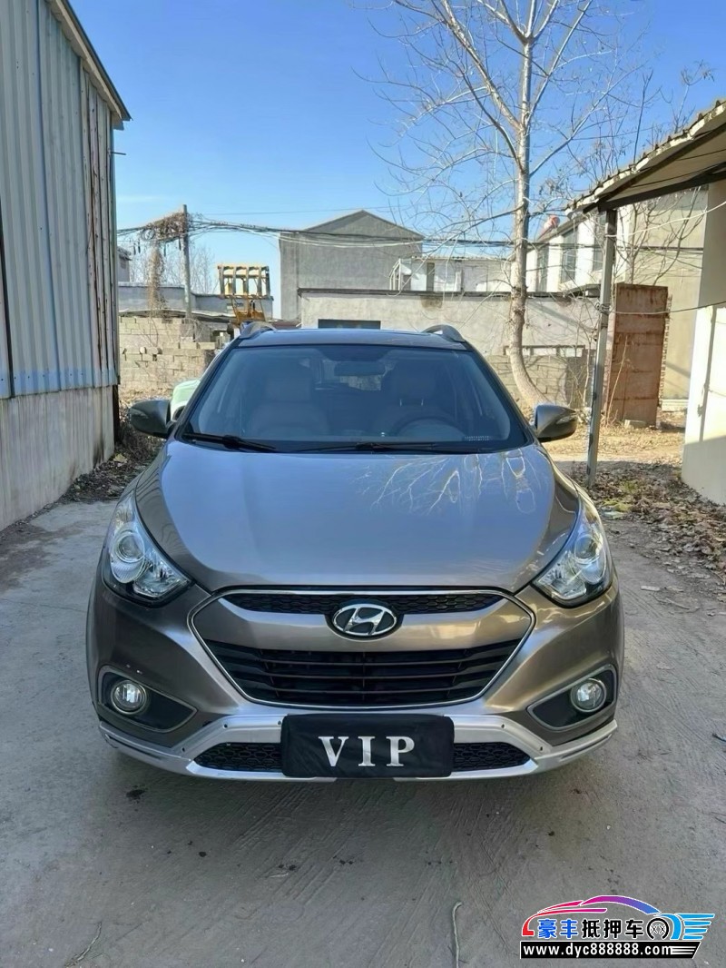 13年现代ix35轿车抵押车出售
