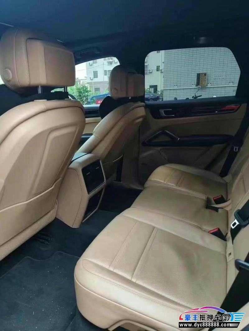 20年保时捷卡宴轿车抵押车出售