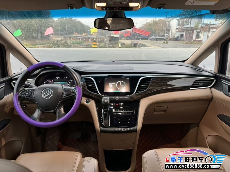 17年别克GL8轿车抵押车出售