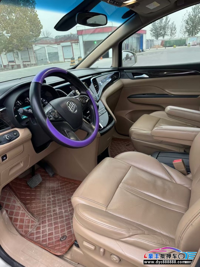 17年别克GL8轿车抵押车出售