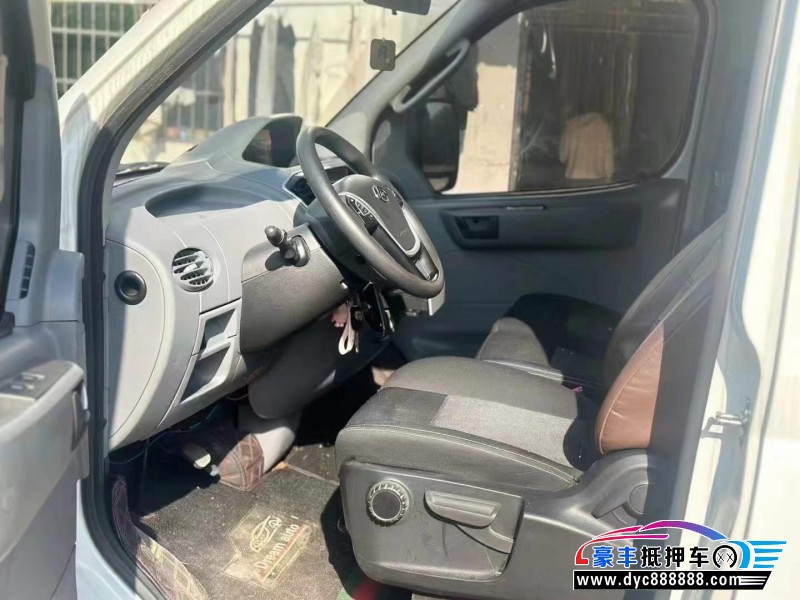 23年上汽大通V80轿车抵押车出售