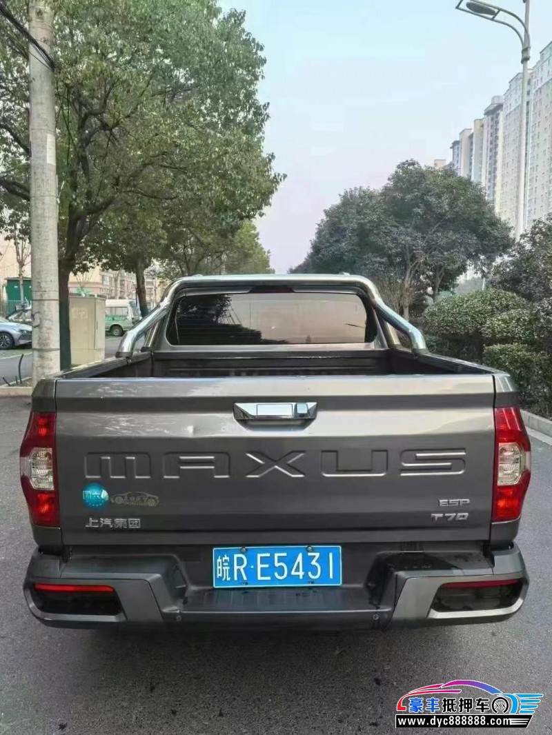 21年上汽大通T70轿车抵押车出售