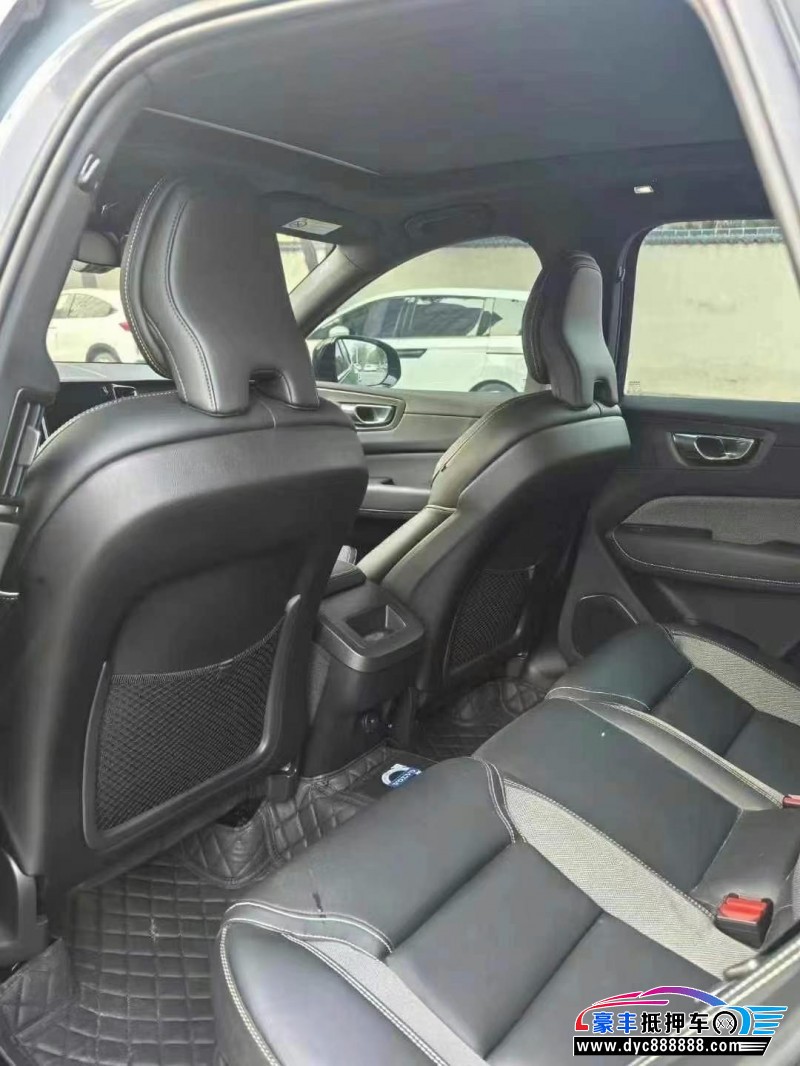 22年沃尔沃XC60轿车抵押车出售