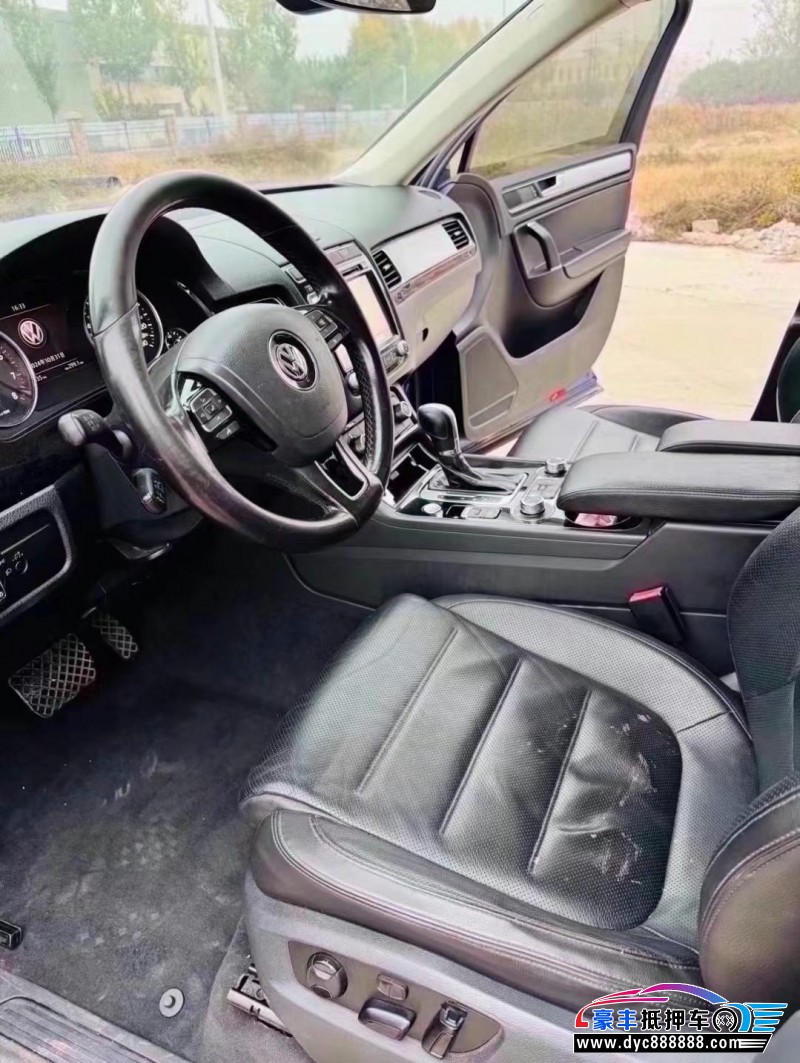 17年大众途锐轿车抵押车出售