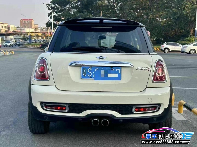 13年宝马MINI轿车抵押车出售