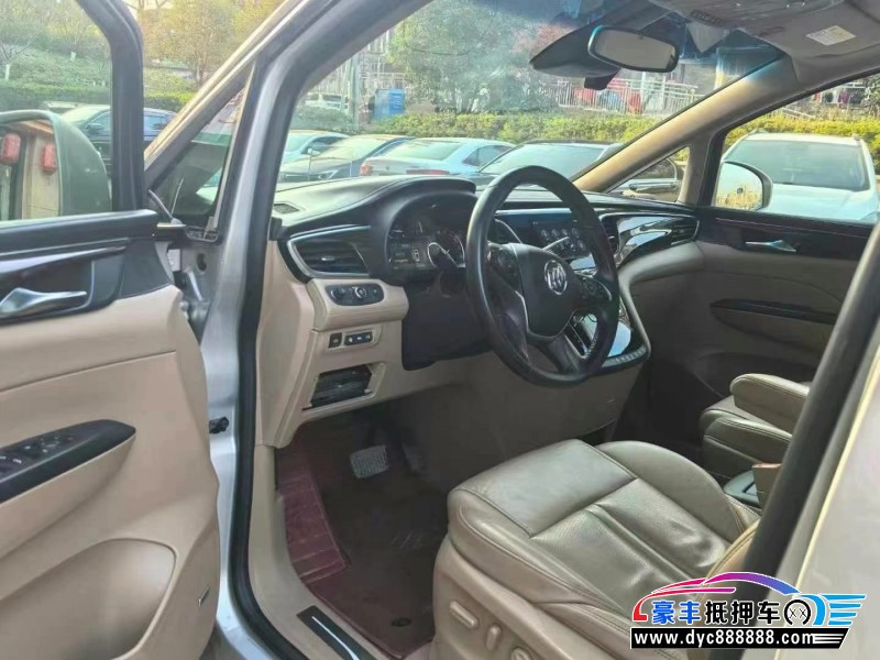 18年别克GL8轿车抵押车出售