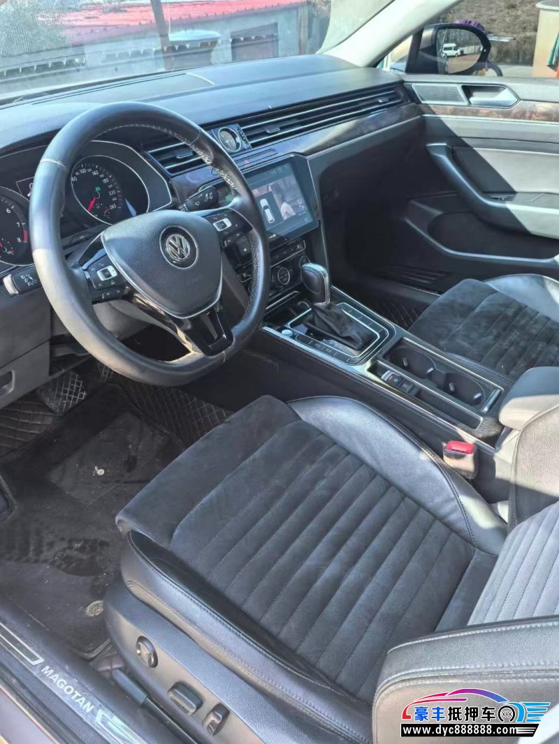 17年大众迈腾轿车抵押车出售