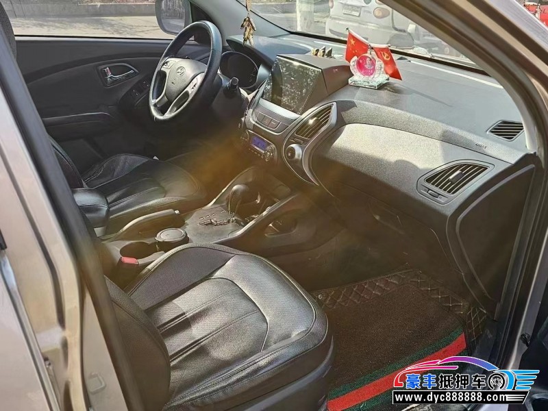 16年现代ix35轿车抵押车出售