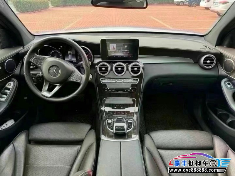 18年奔驰GLC轿车抵押车出售