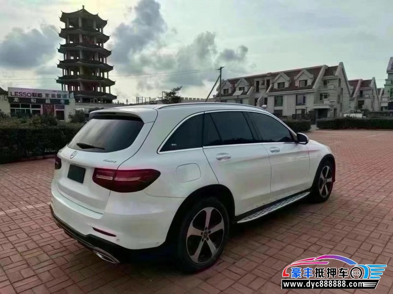 18年奔驰GLC轿车抵押车出售