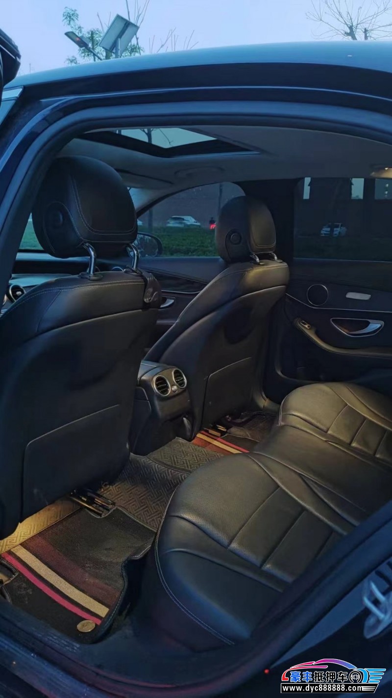 18年奔驰C轿车抵押车出售