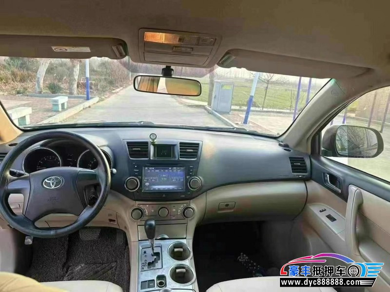 12年丰田汉兰达轿车抵押车出售