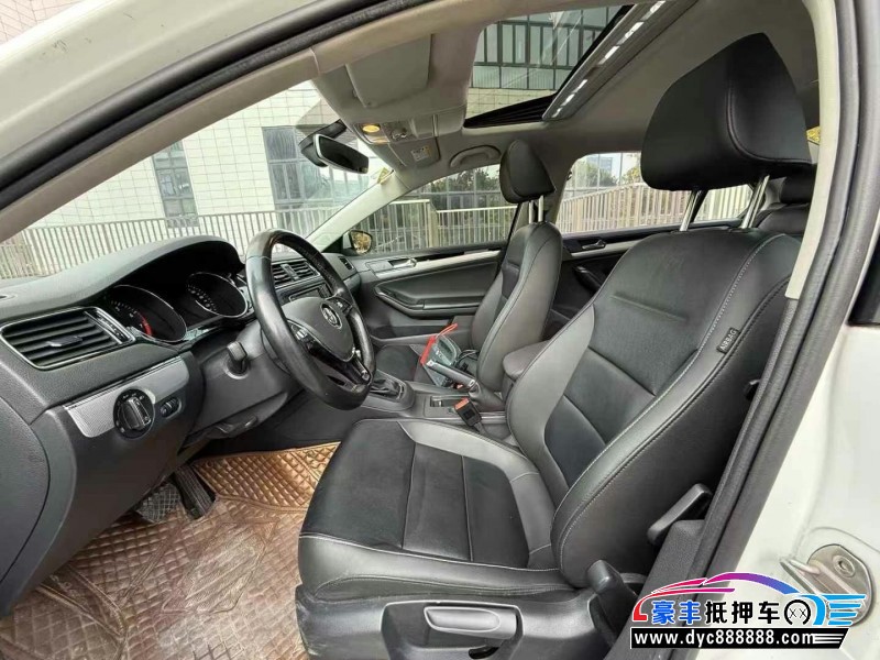 19年大众速腾轿车抵押车出售