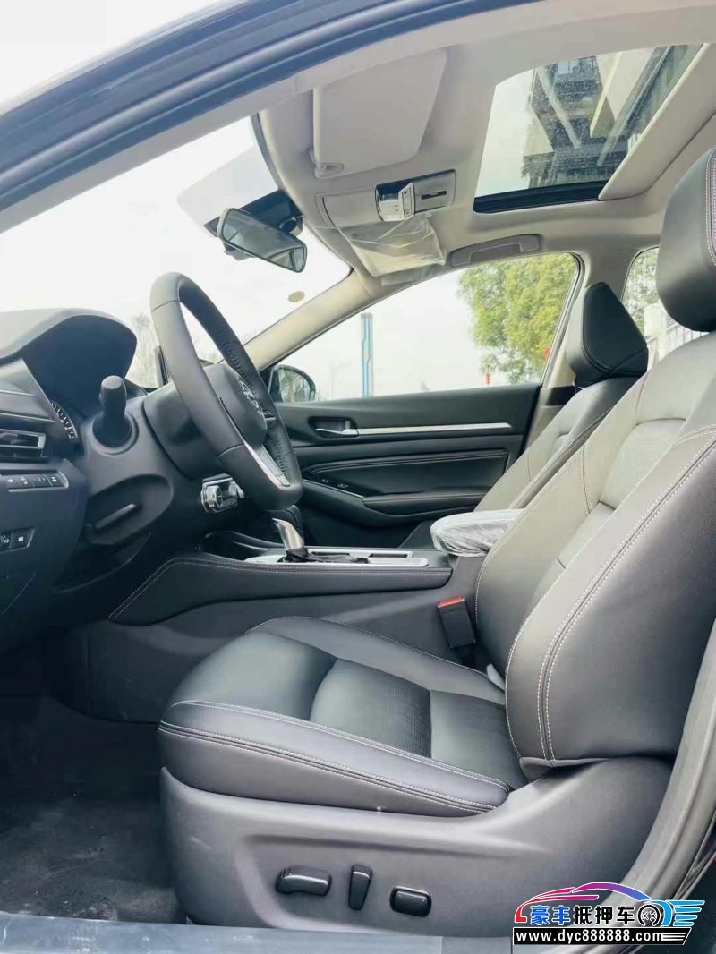 24年日产天籁轿车抵押车出售