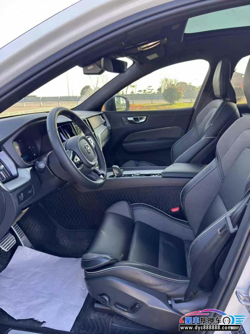 22年沃尔沃XC60轿车抵押车出售
