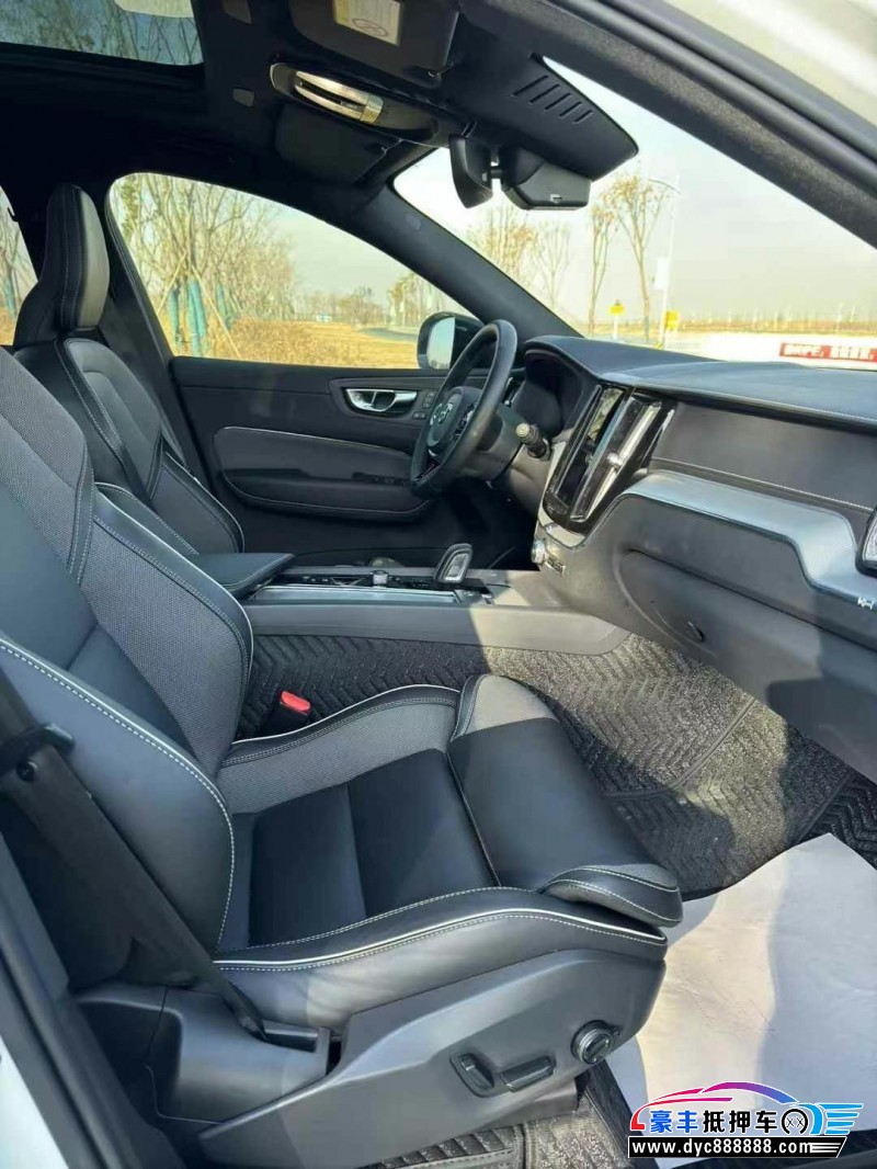 22年沃尔沃XC60轿车抵押车出售