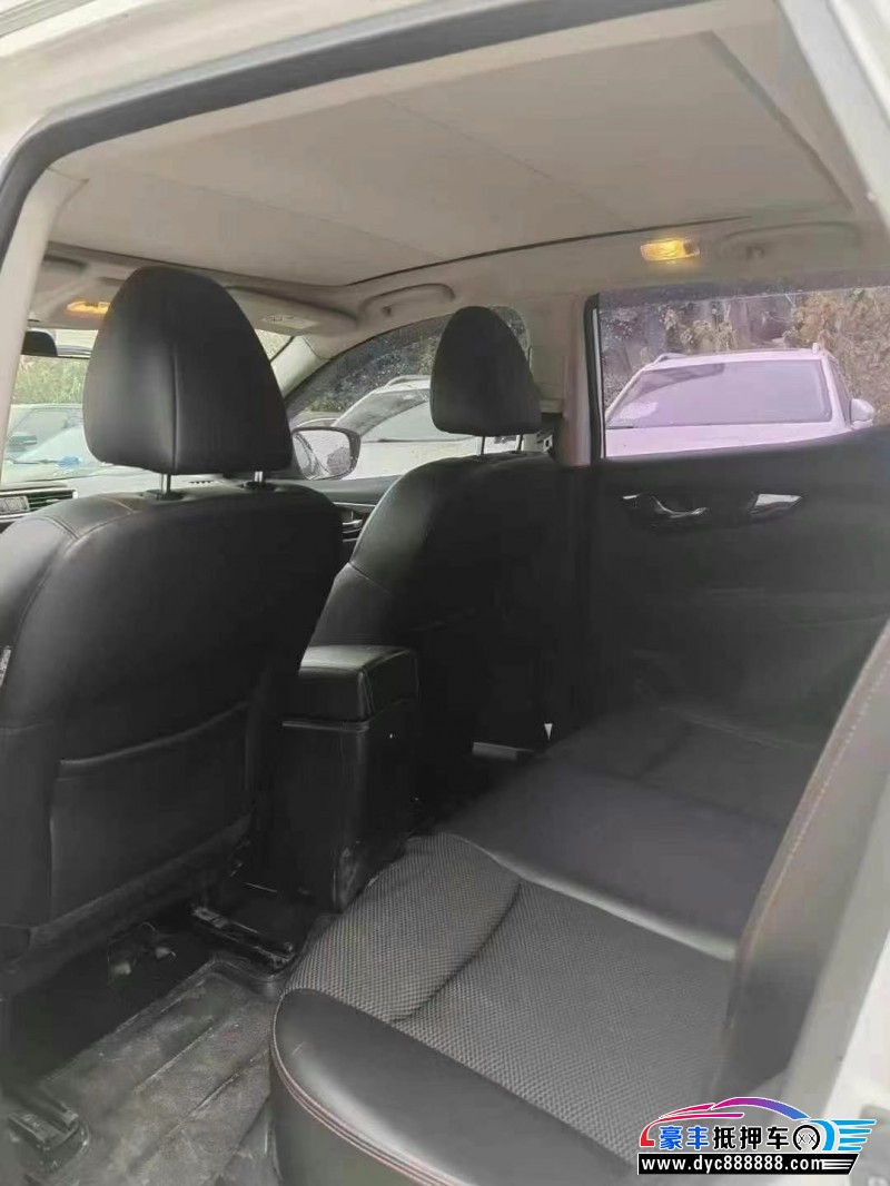 18年日产逍客轿车抵押车出售