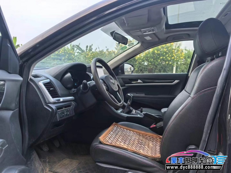 17年东风风神AX7轿车抵押车出售