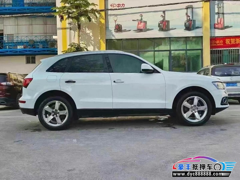 13年奥迪Q5轿车抵押车出售