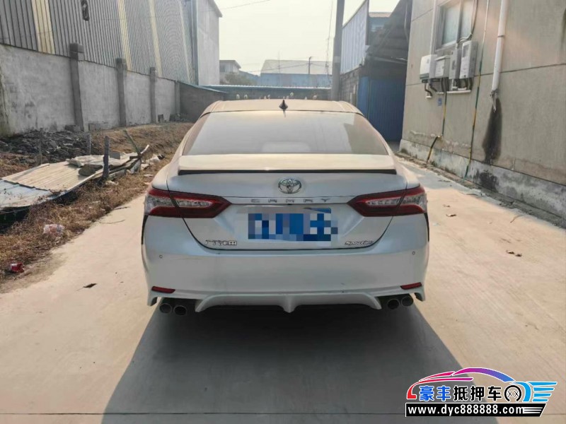 22年丰田凯美瑞轿车抵押车出售