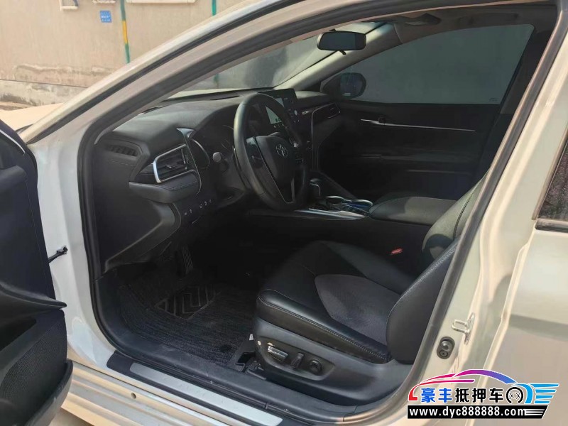 22年丰田凯美瑞轿车抵押车出售