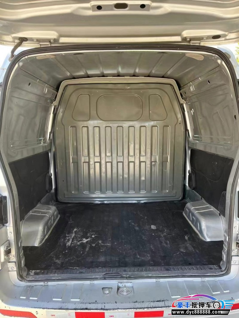 21年金杯海狮轿车抵押车出售