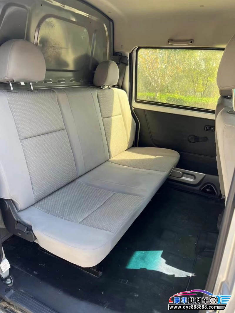 21年金杯海狮轿车抵押车出售