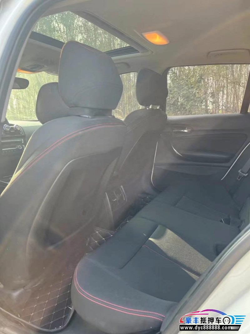 12年宝马1系轿车抵押车出售