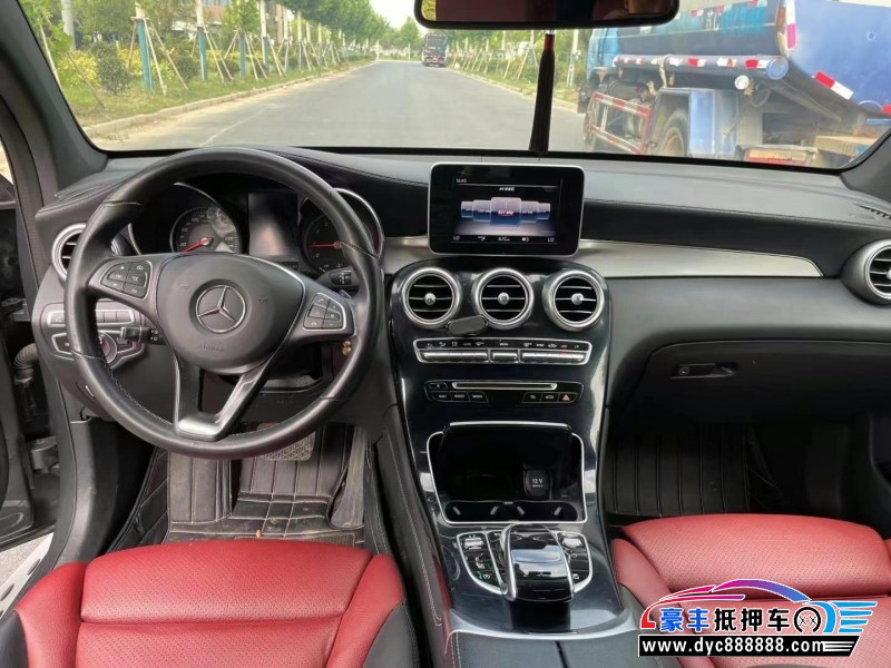 19年奔驰GLC轿车抵押车出售