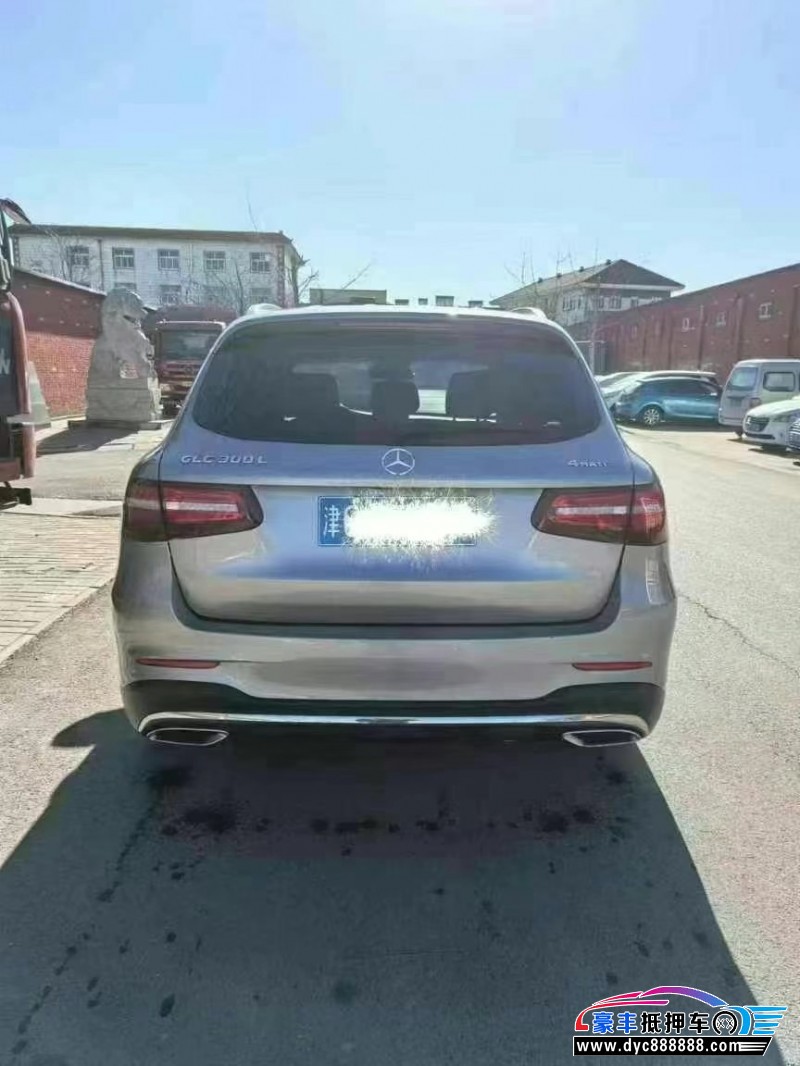 18年奔驰GLC轿车抵押车出售